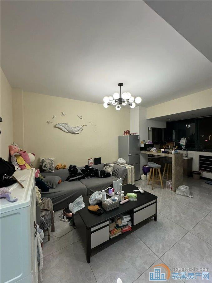 出租丽晶大厦2100元/月