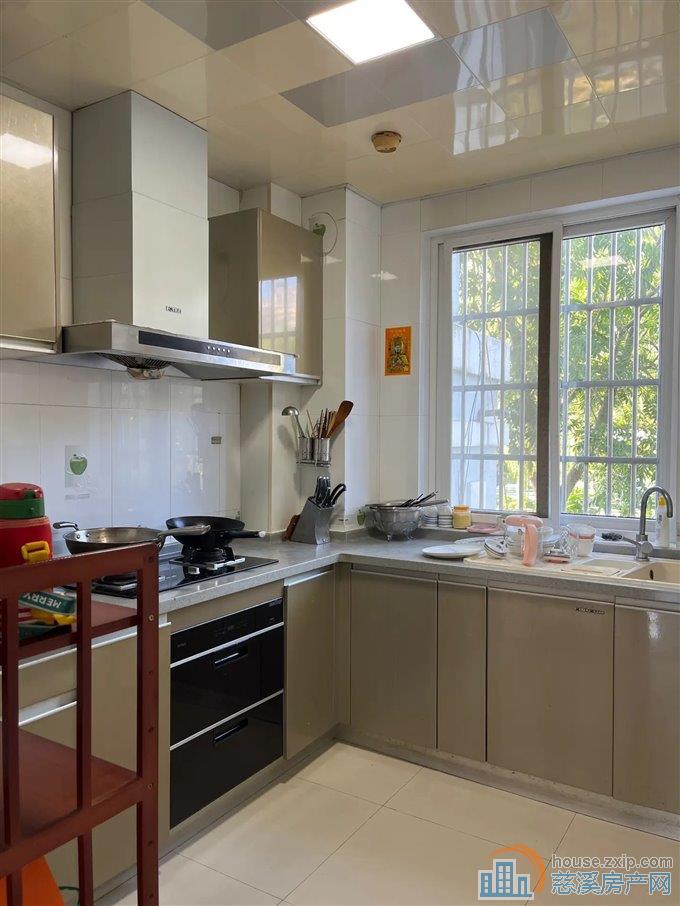 出租万江华庭2700元