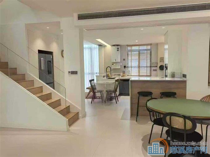 中梁泊景庭上叠+车位储藏室精装带露台