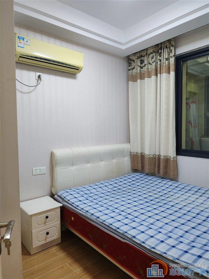 出租双囍花园2200元