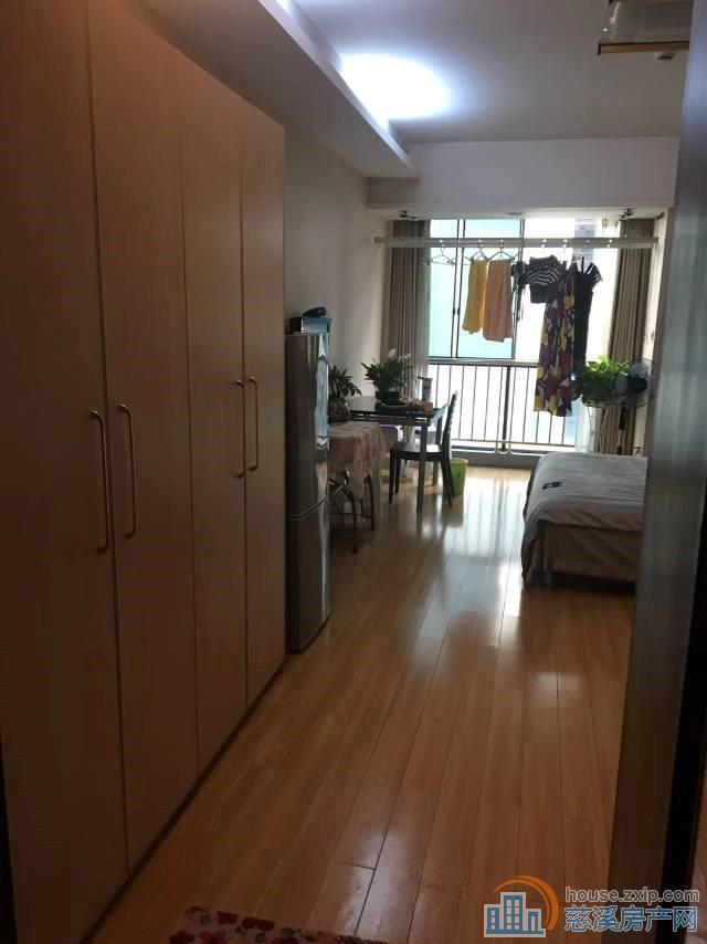 新都汇1800元，钥匙在