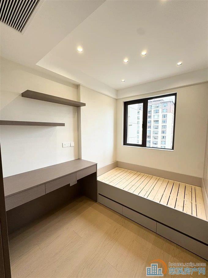 中海湖心半岛127平270万全新精装修