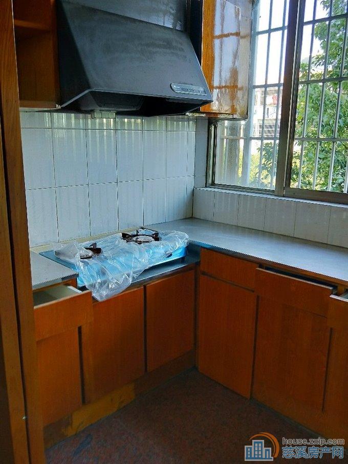 出租三北大街1800元