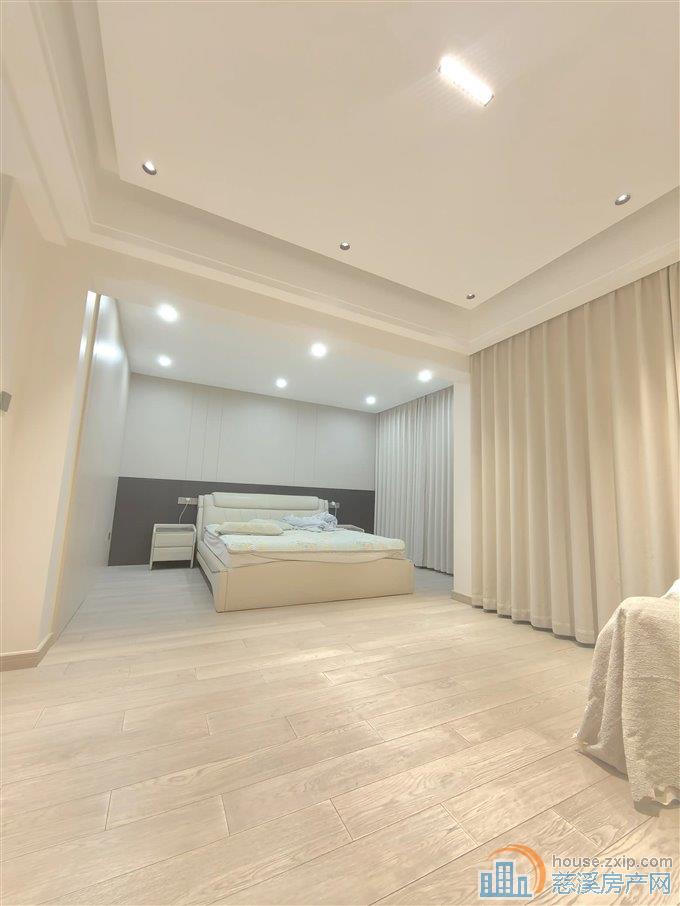 珑玥府上叠 带星空露台 精装348万车位