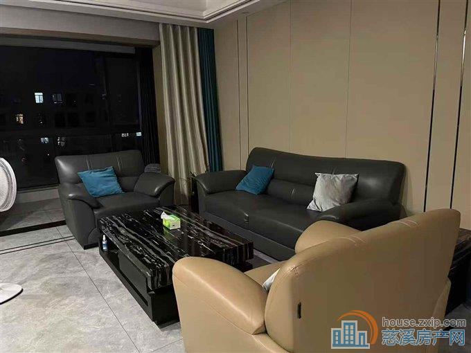 阳光城二期143平方精装四室二厅198万