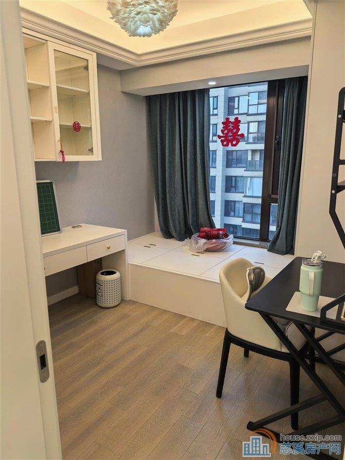 中交盛湖美庐 126平婚装 278万