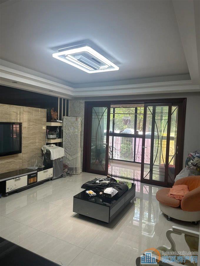 枫华富地花园134平155万送车位