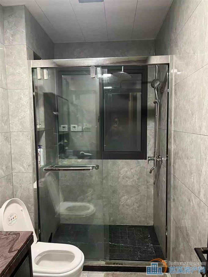 阳光城二期143平方精装四室二厅198万