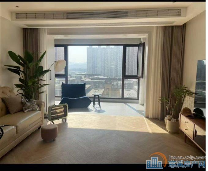 吾悦华府140平楼层东边套豪装255万