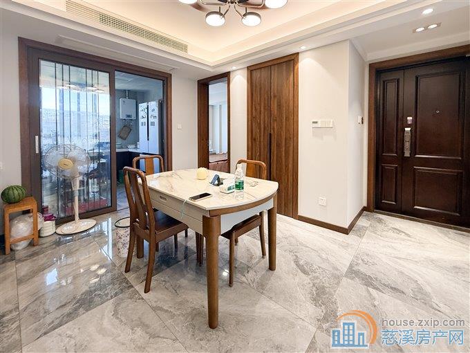 祥生望玥府123平精装带车位235万