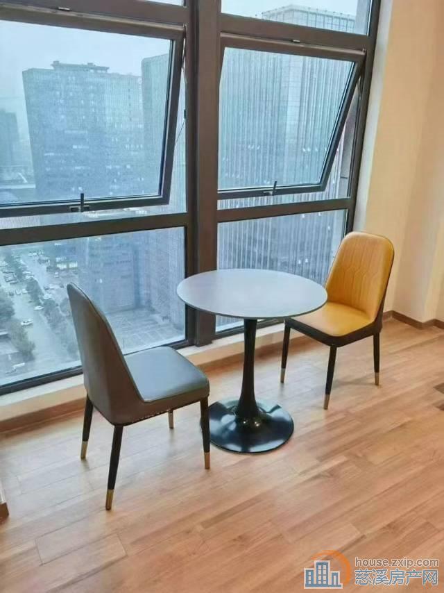 波斯曼公寓拎包入住50平中高楼18.8万