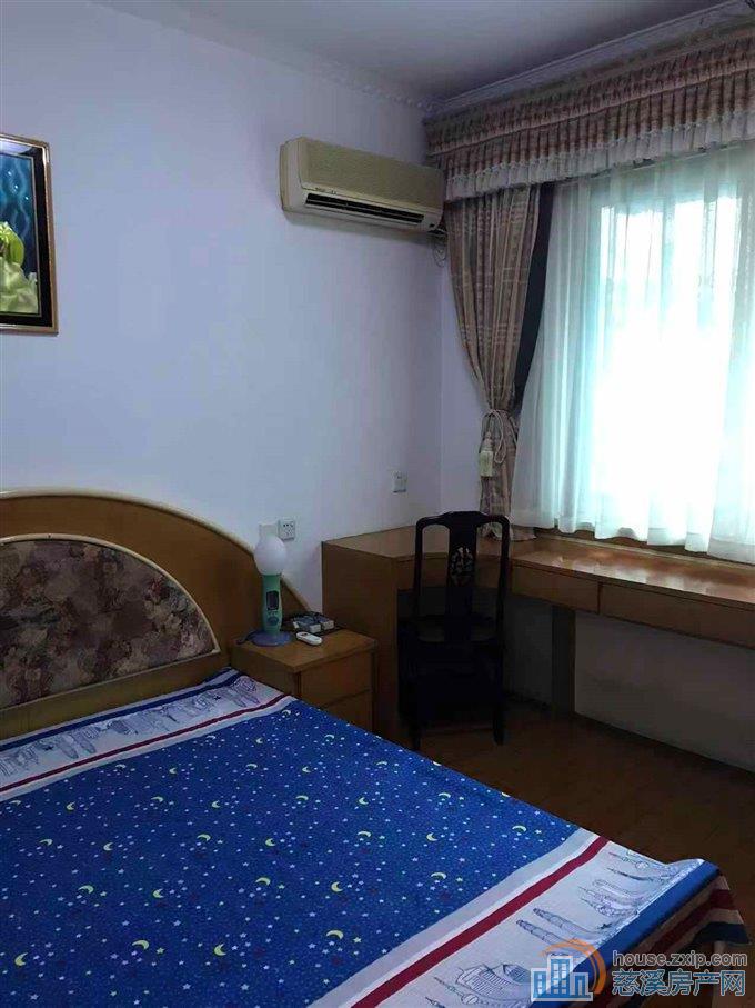 实验公寓109平低楼层精装三室120万