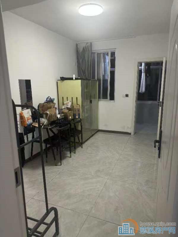 金棉小区好位置直地2楼50平精装两室