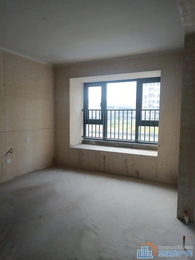 江樾潮启141平洋房带车位毛坯满2