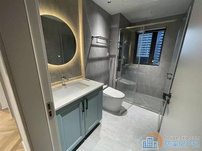 吾悦华府140平楼层东边套豪装255万