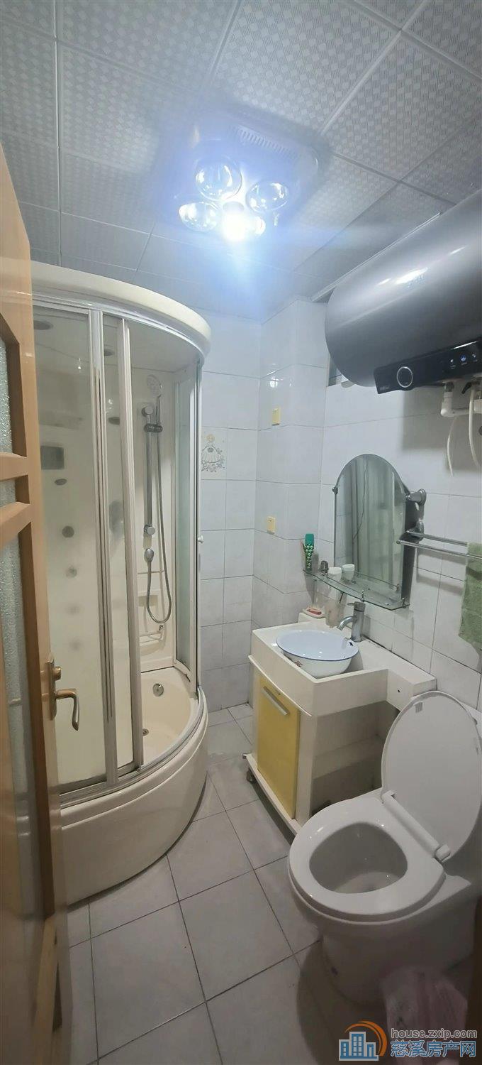 出租南胜苑2500元/月