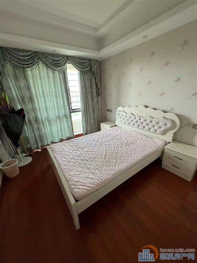 出租绿城诚园3200元