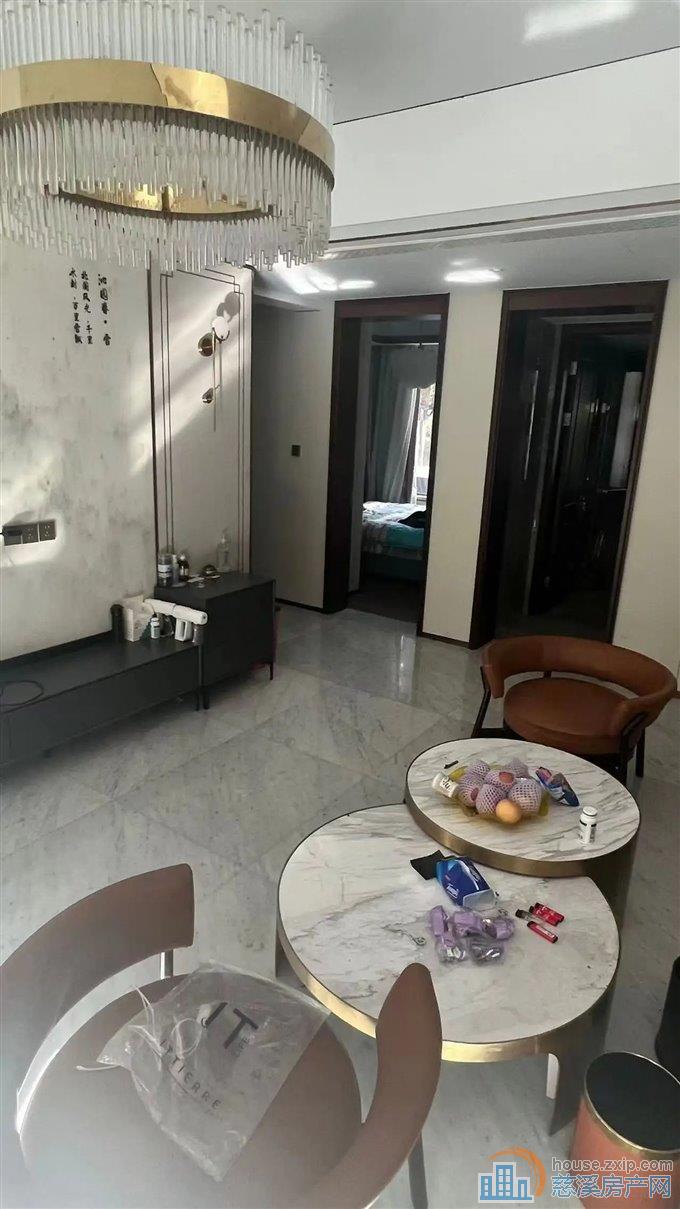 出租保利俯院江南南区5000元/月