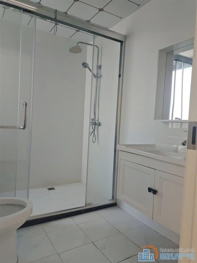 出租保利俯院江南北区3000元/月