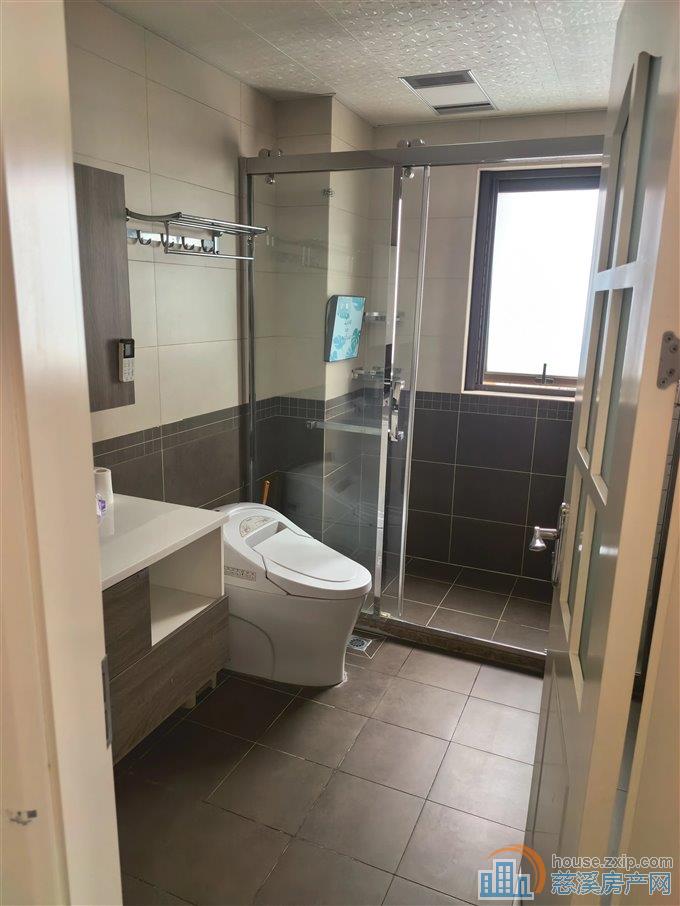 保利天悦湾 精装137平方136万中上层