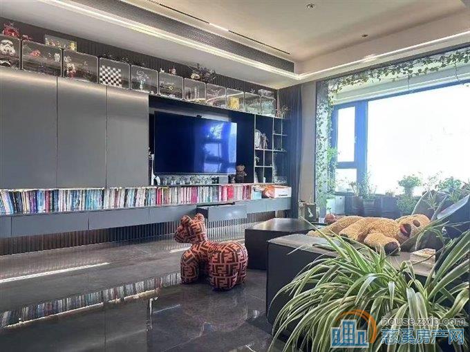 花样年悦城玖号花园143豪装358.8万