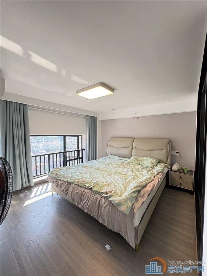 出租广宇大厦2500元/月