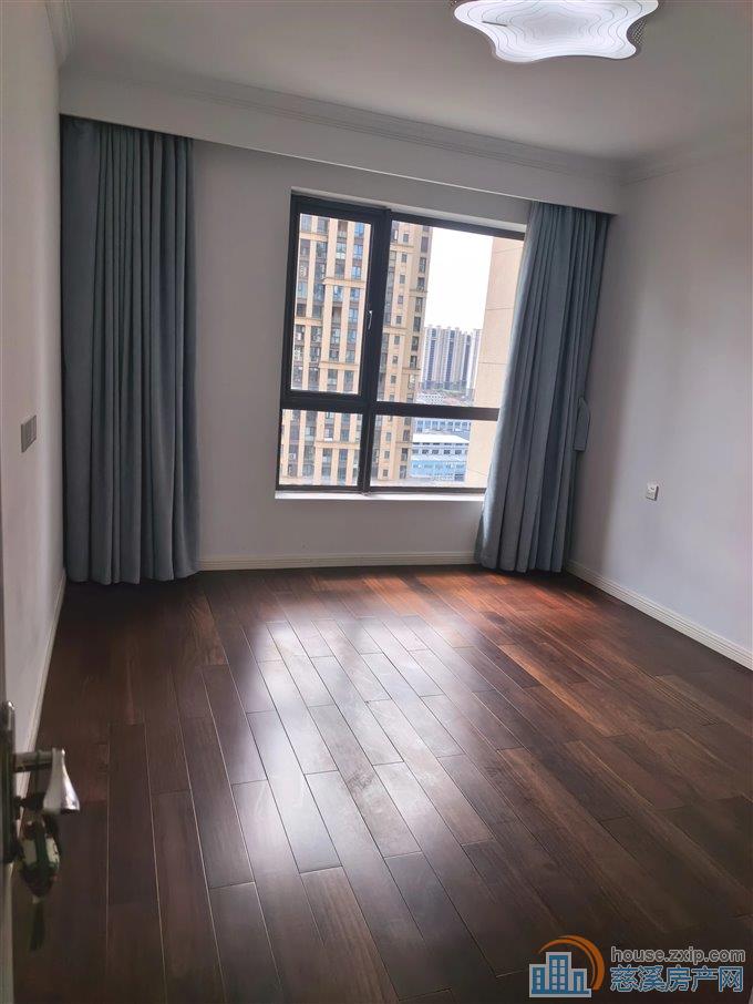 保利天悦湾 精装137平方136万中上层