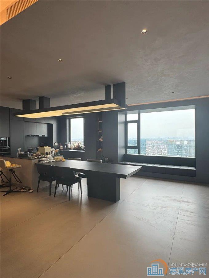 云顶 精装修 382平 1680万