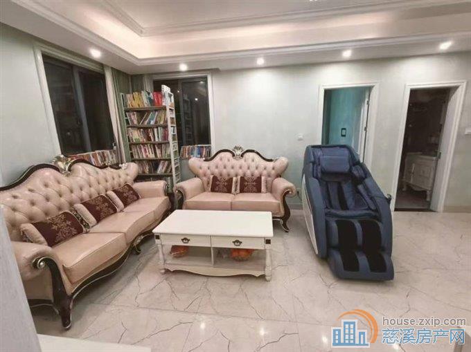 鸣北小区中上层105平车位129万精装