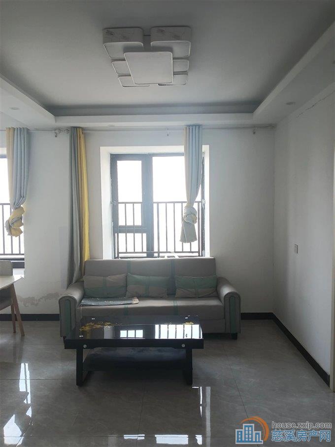 出租青樾府1800元