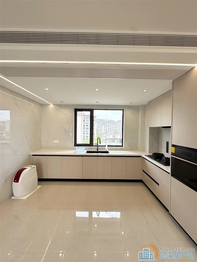 中海湖心半岛127平270万全新精装修