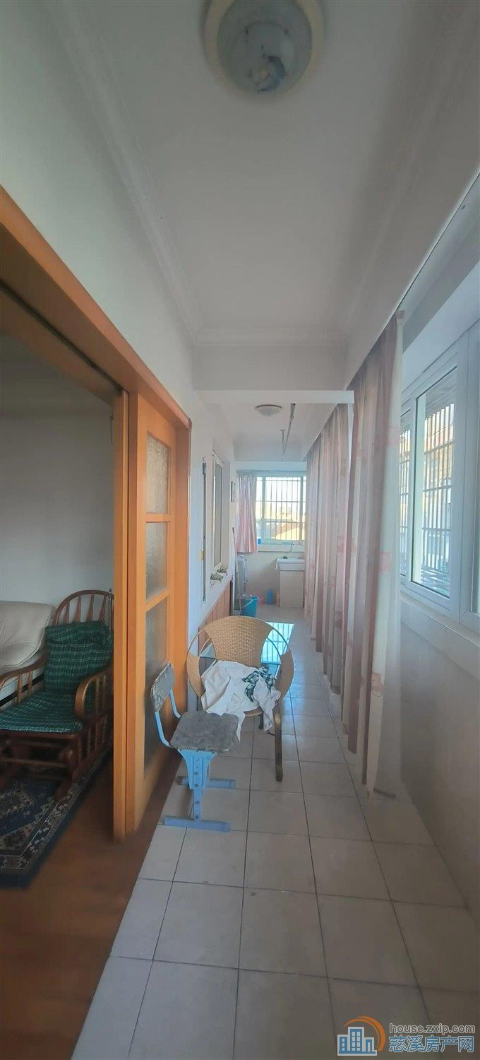 出租南胜苑2500元/月