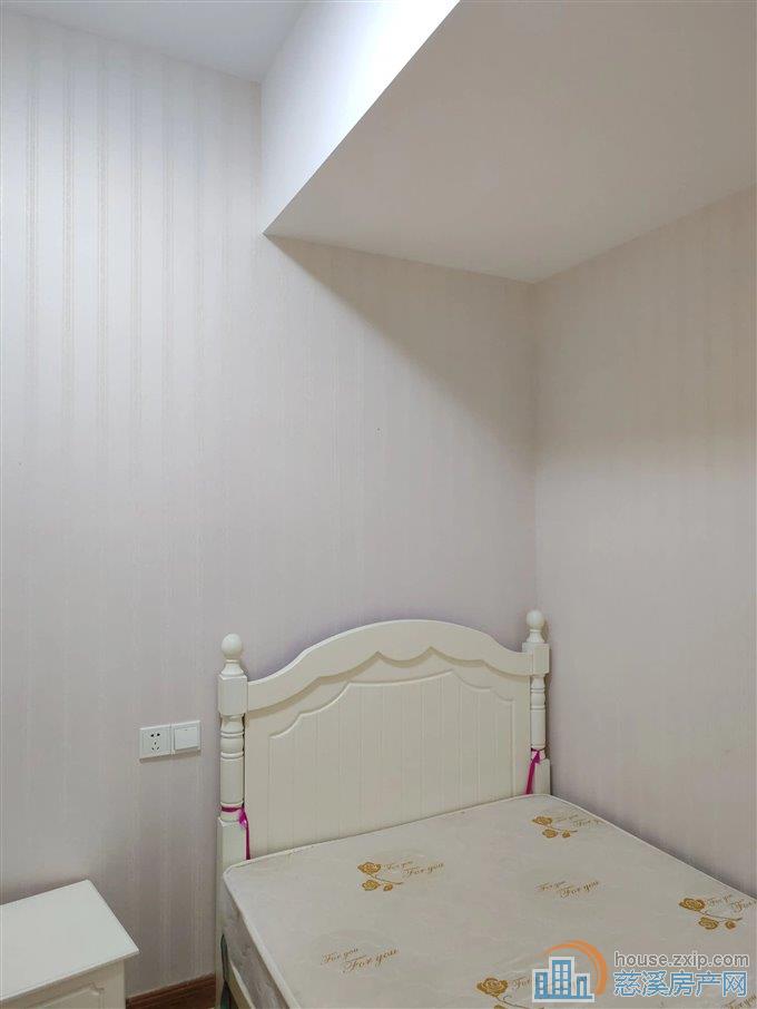 出租双囍花园2200元