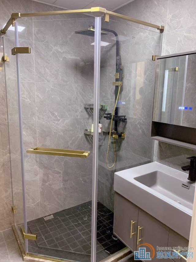 峙山庄园128平三室两厅两卫全新精装