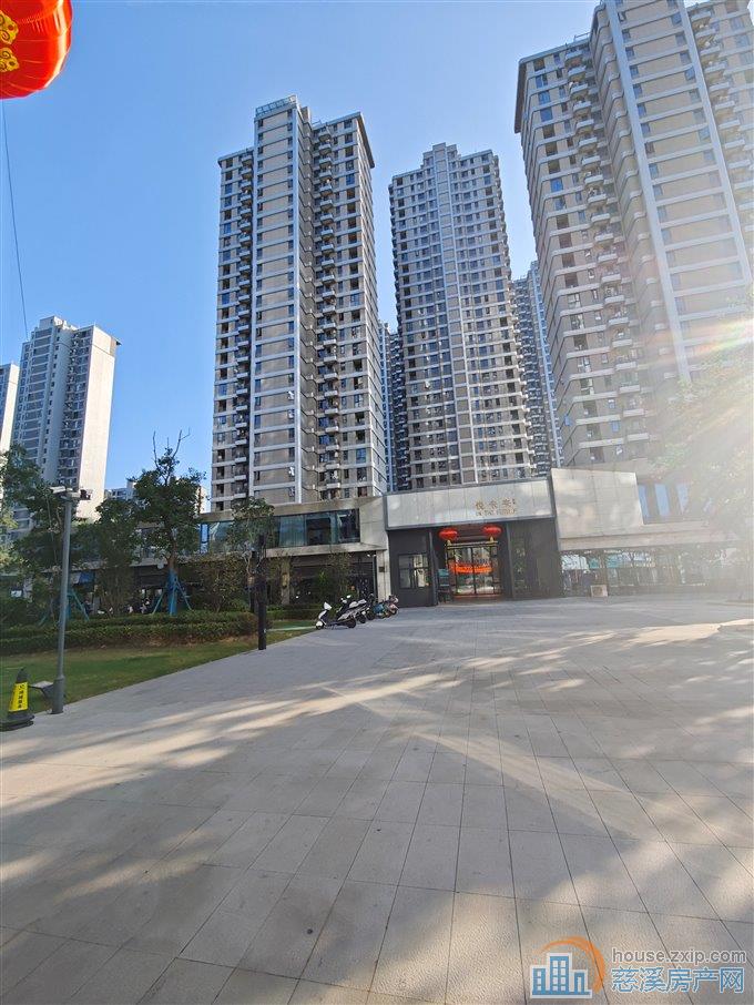 悦未来143平+车位东边套直接钥匙在