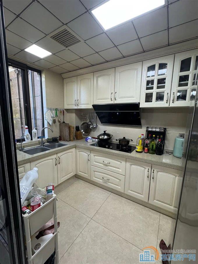 金仕华庭137平 自住精装保养好198万