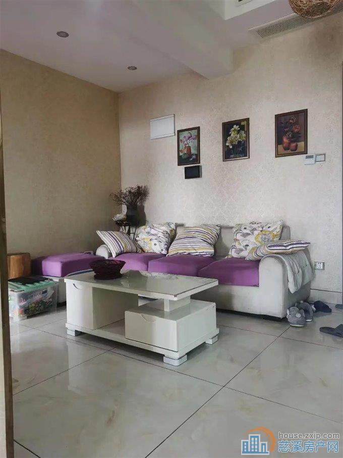 出租双囍花园2400元