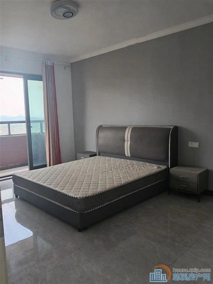 出租青樾府1800元