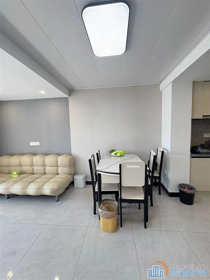 出租广宇大厦2500元/月