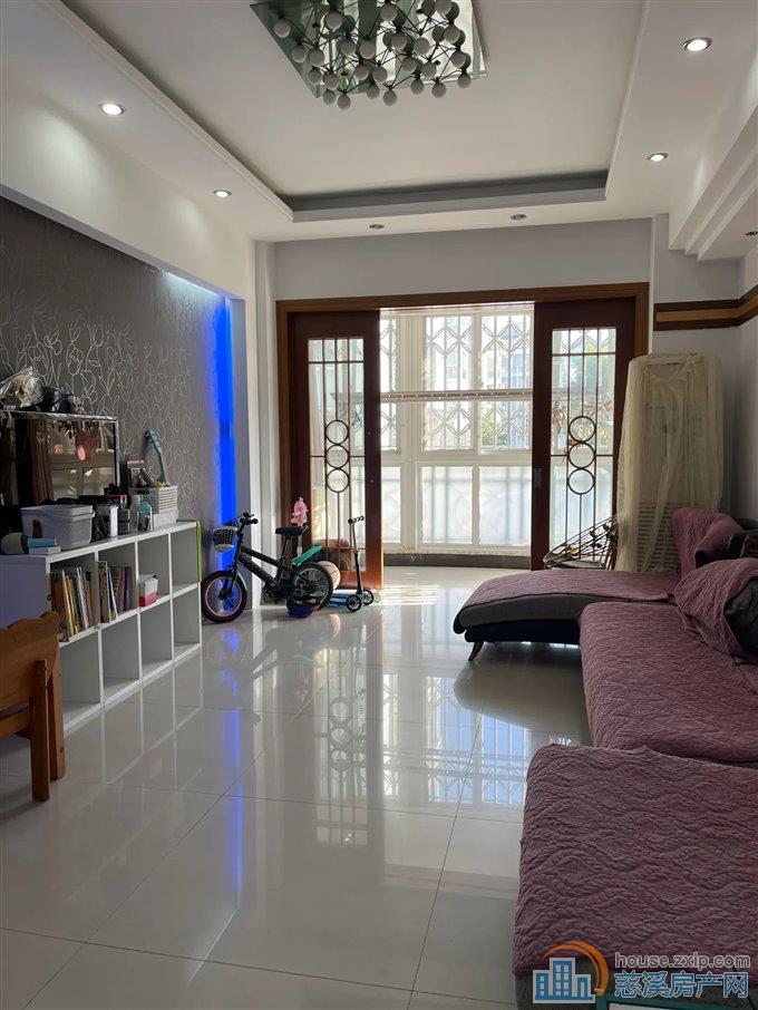 出租万江华庭2700元