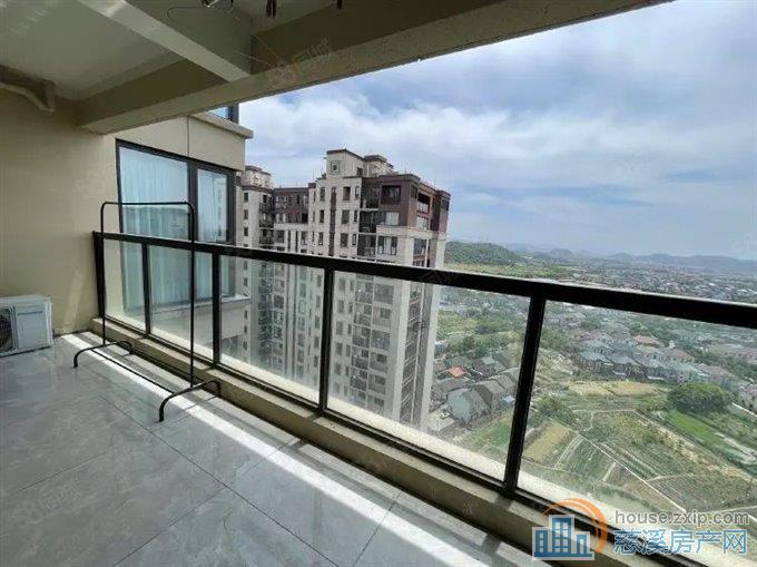 出租家电齐全1800元