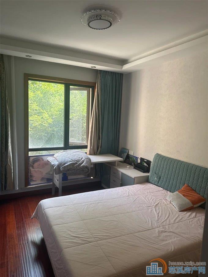 枫华富地花园134平155万送车位