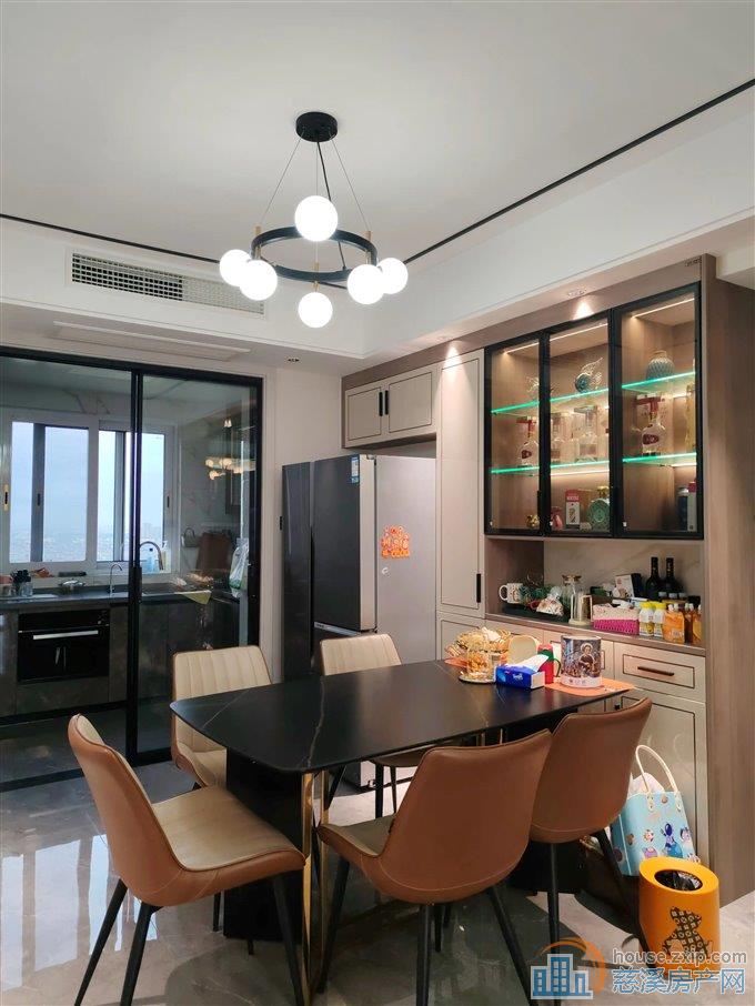 俯院江南北区126平165万精装修