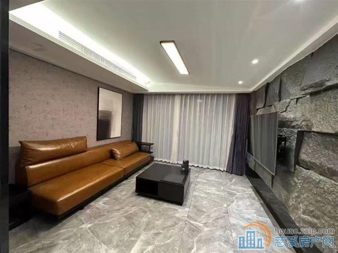 保利俯院江南126平15楼169.8万