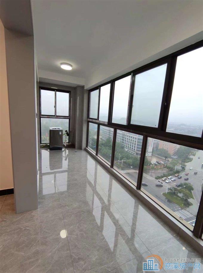 出租悦华府108平3200每月