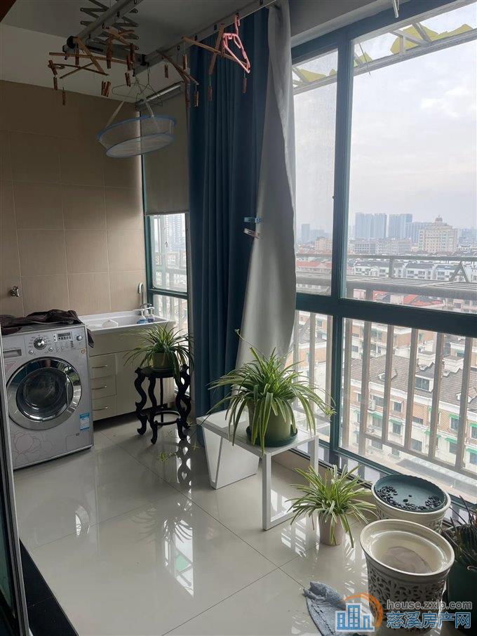 出售实验公寓166平178万