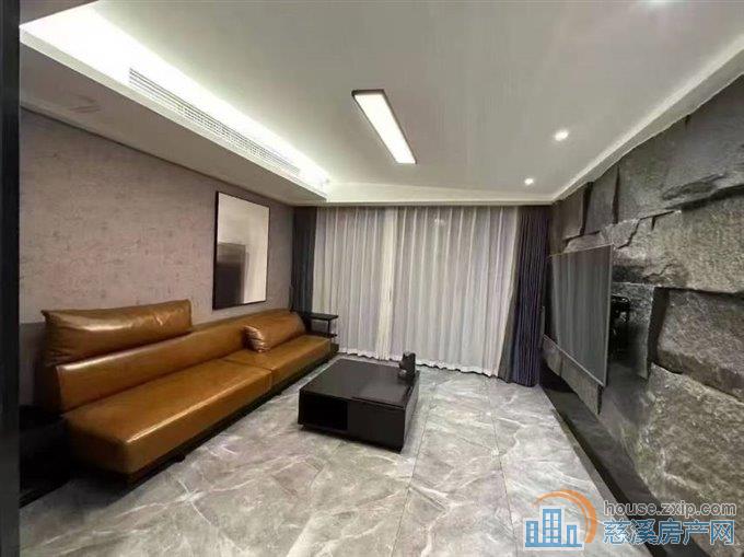 保利俯院江南126平15楼豪169.8万