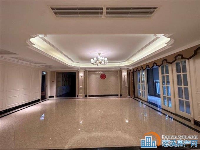 太子湾262平方豪装带产权车位568万