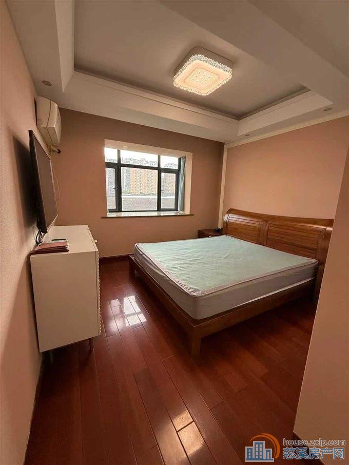 银桂苑电梯洋房边套142平精装198万