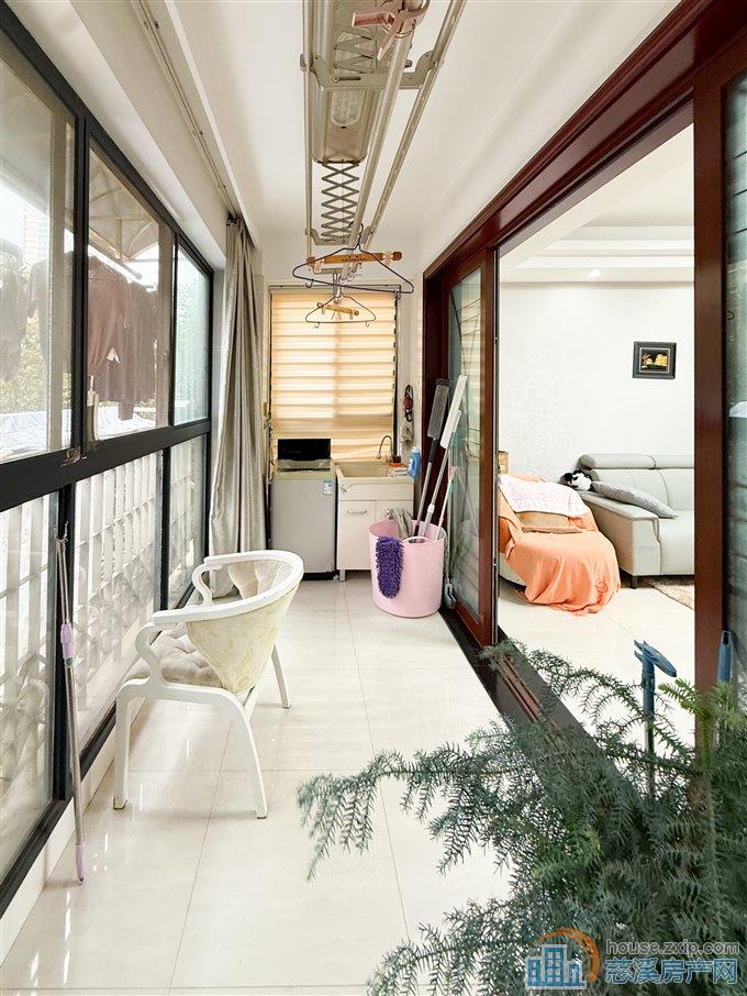 枫华富地花园南区 精装 带车位 楼层好